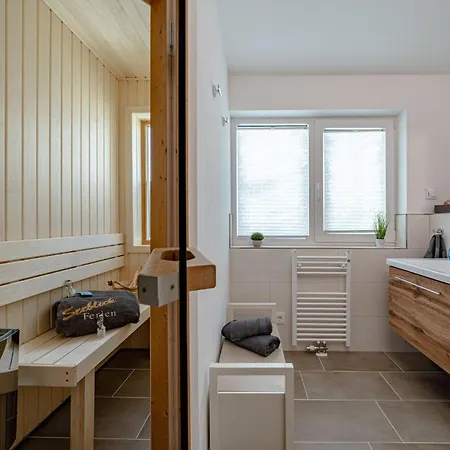 Schleivilla-hafenblick-by-seeblick-ferien-oro-sauna-direkte-wasserlage Olpenitz