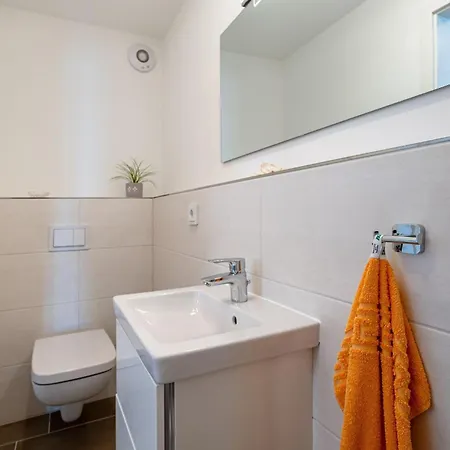 Schleivilla-hafenblick-by-seeblick-ferien-oro-sauna-direkte-wasserlage *