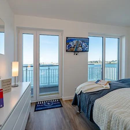 Vila Schleivilla-hafenblick-by-seeblick-ferien-oro-sauna-direkte-wasserlage