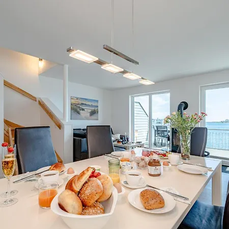 Schleivilla-hafenblick-by-seeblick-ferien-oro-sauna-direkte-wasserlage Vila