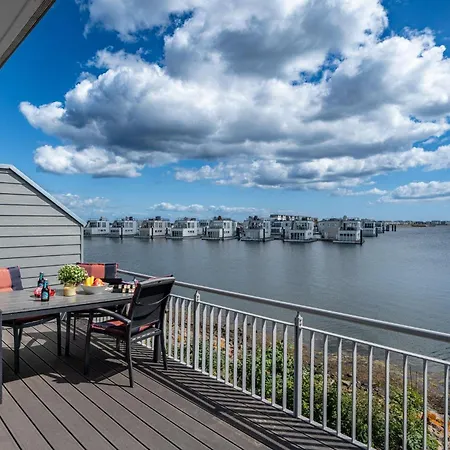 Schleivilla-hafenblick-by-seeblick-ferien-oro-sauna-direkte-wasserlage * Olpenitz