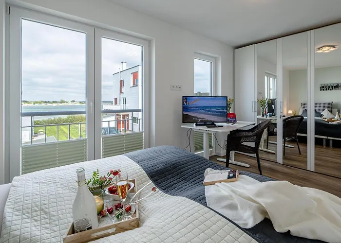 Villa Schleivilla-hafenblick-by-seeblick-ferien-oro-sauna-direkte-wasserlage *