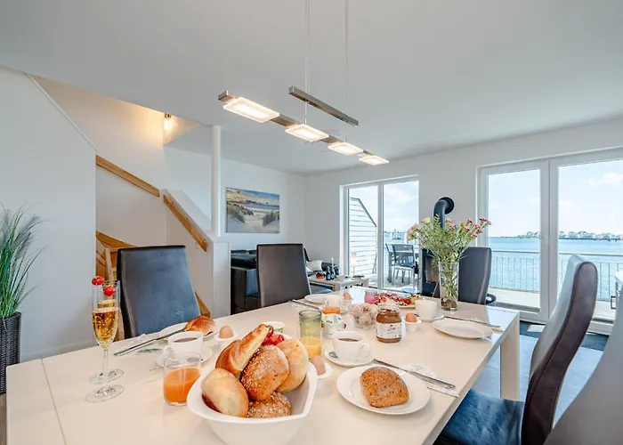 Schleivilla-hafenblick-by-seeblick-ferien-oro-sauna-direkte-wasserlage Villa